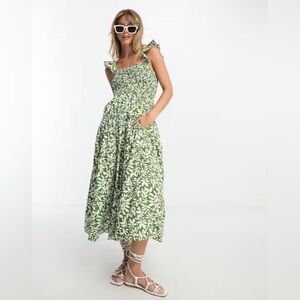 Abercrombie & Fitch Green and white floral ruffle strap smocked midi dress!